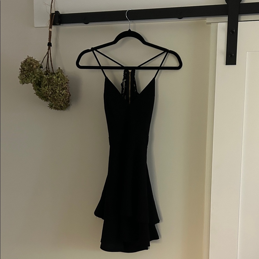 Elegant Black Sleeveless Dress